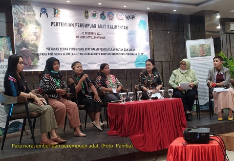 Gebrakan Perempuan Adat Kalimantan: Catatan dari Semiloka Perempuan Adat